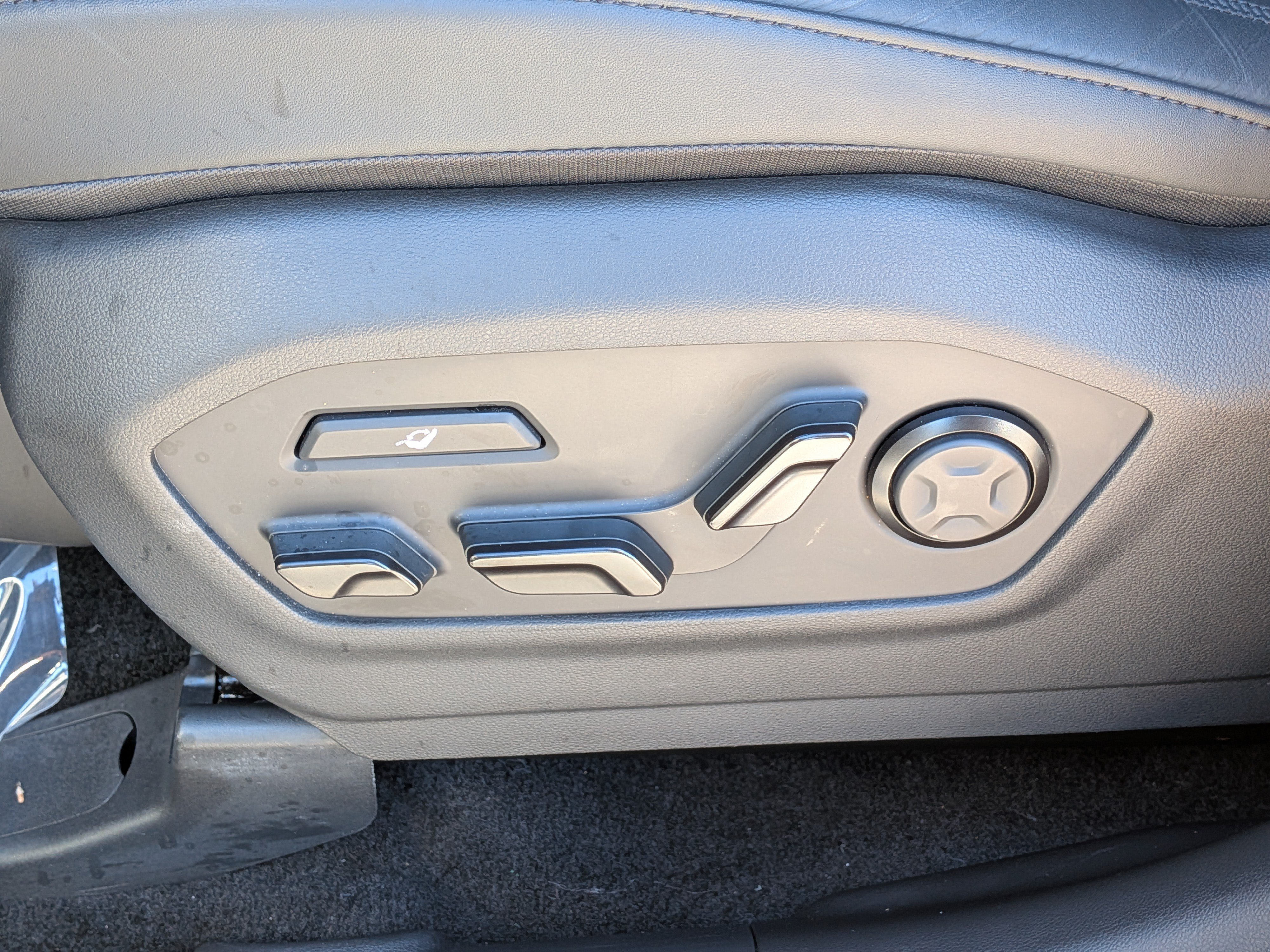 Used 2026 Hyundai Santa Fe Calligraphy FWD image 24