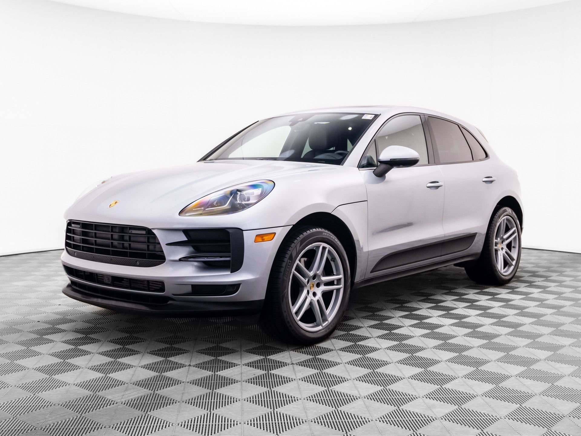 Used 2020 Porsche Macan AWD/4WD image 1