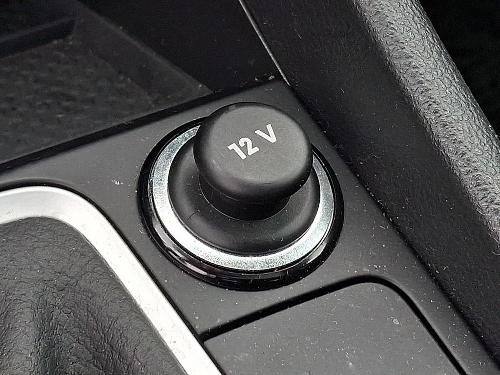 Used 2025 Volkswagen Jetta SE FWD image 29