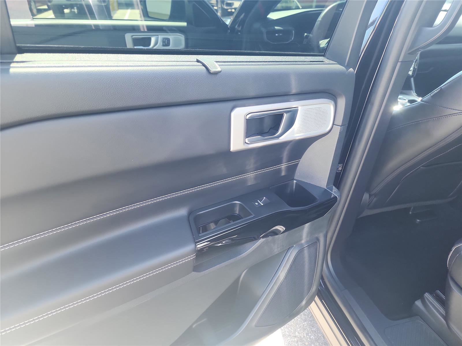 Used 2021 Ford Explorer ST w/ Equipment Group 401A AWD/4WD image 16