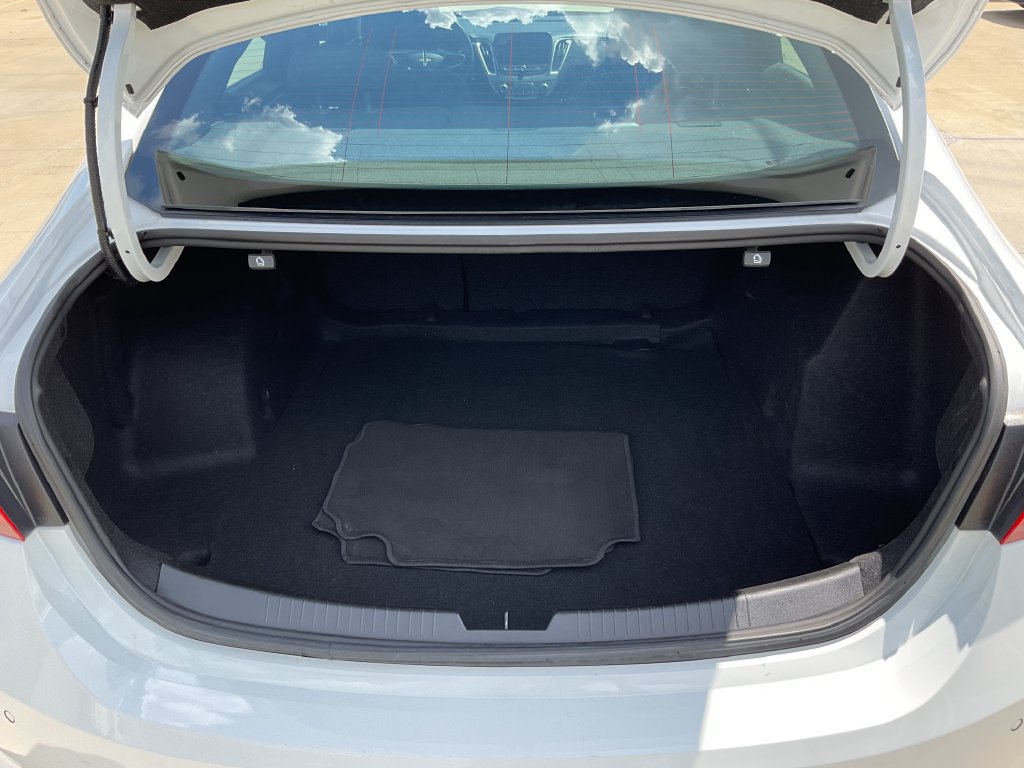 Used 2025 Chevrolet Malibu LT FWD image 9
