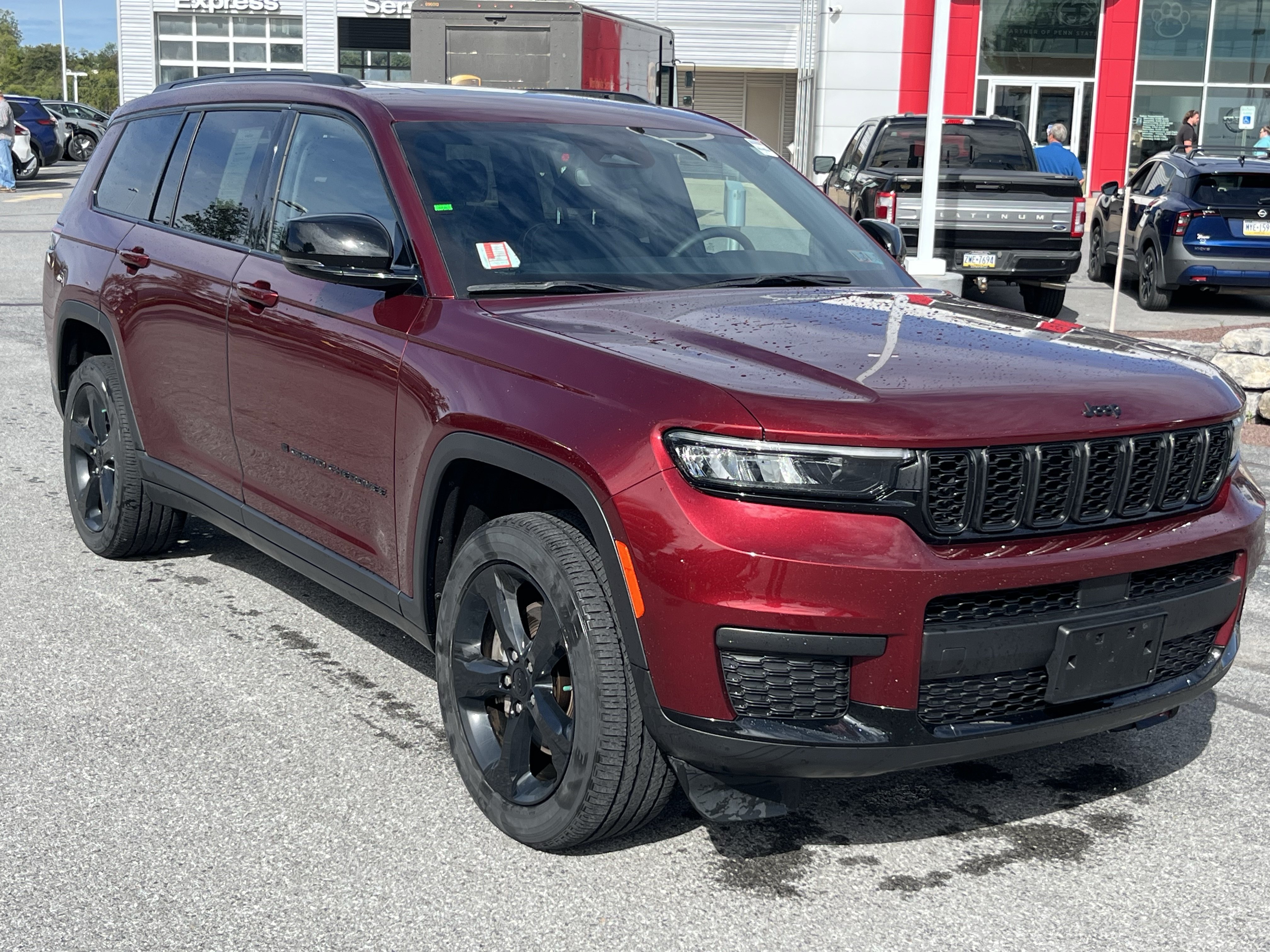 Used 2023 Jeep Grand Cherokee L Laredo