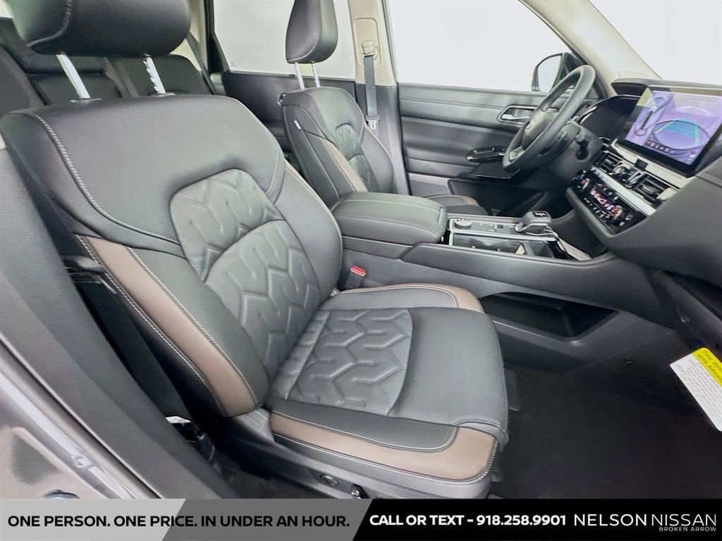 New 2026 Nissan Pathfinder Platinum image 30