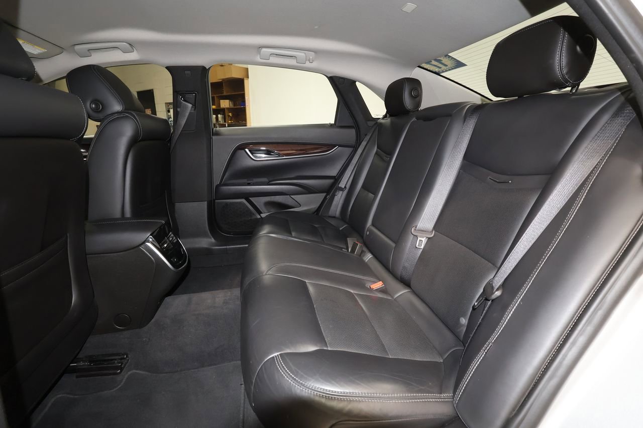 Used 2017 Cadillac XTS Luxury FWD image 14