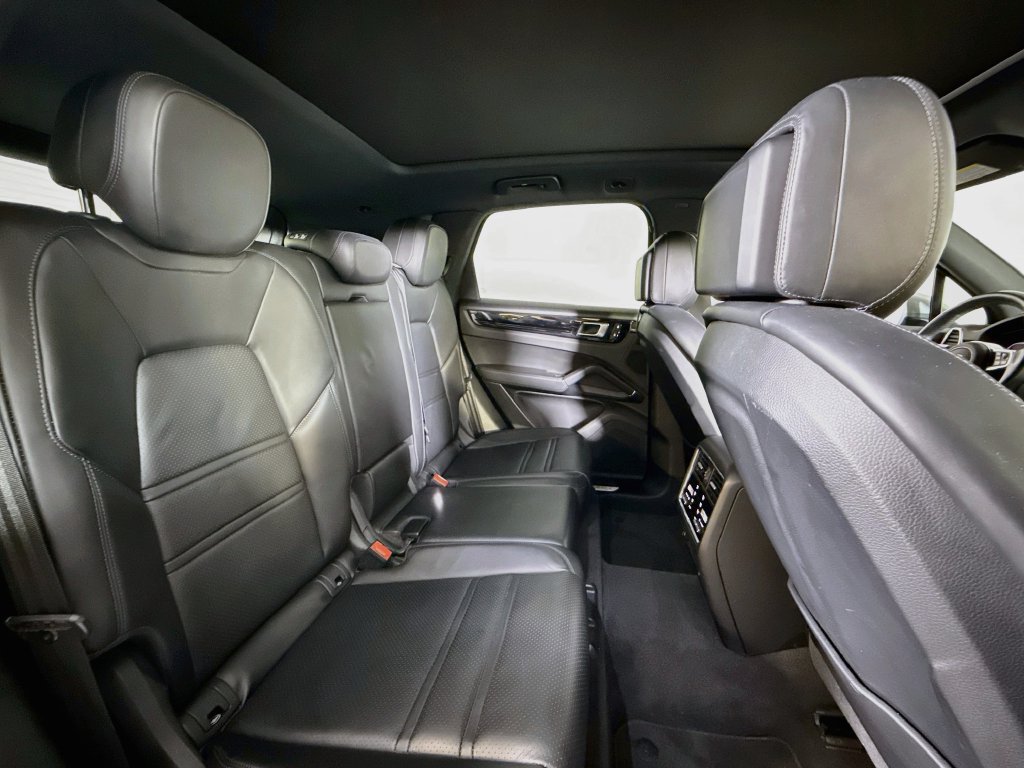 Certified 2023 Porsche Cayenne AWD/4WD image 19
