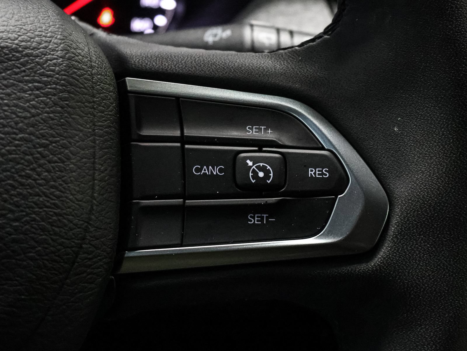 Used 2024 Jeep Compass Latitude AWD/4WD image 37