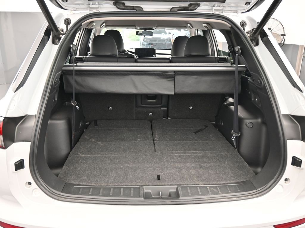 Used 2022 Mitsubishi Outlander SE image 39