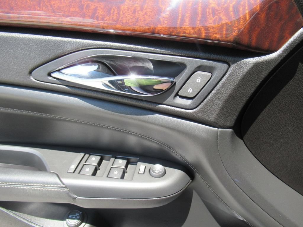 Used 2012 Cadillac SRX Luxury FWD image 21
