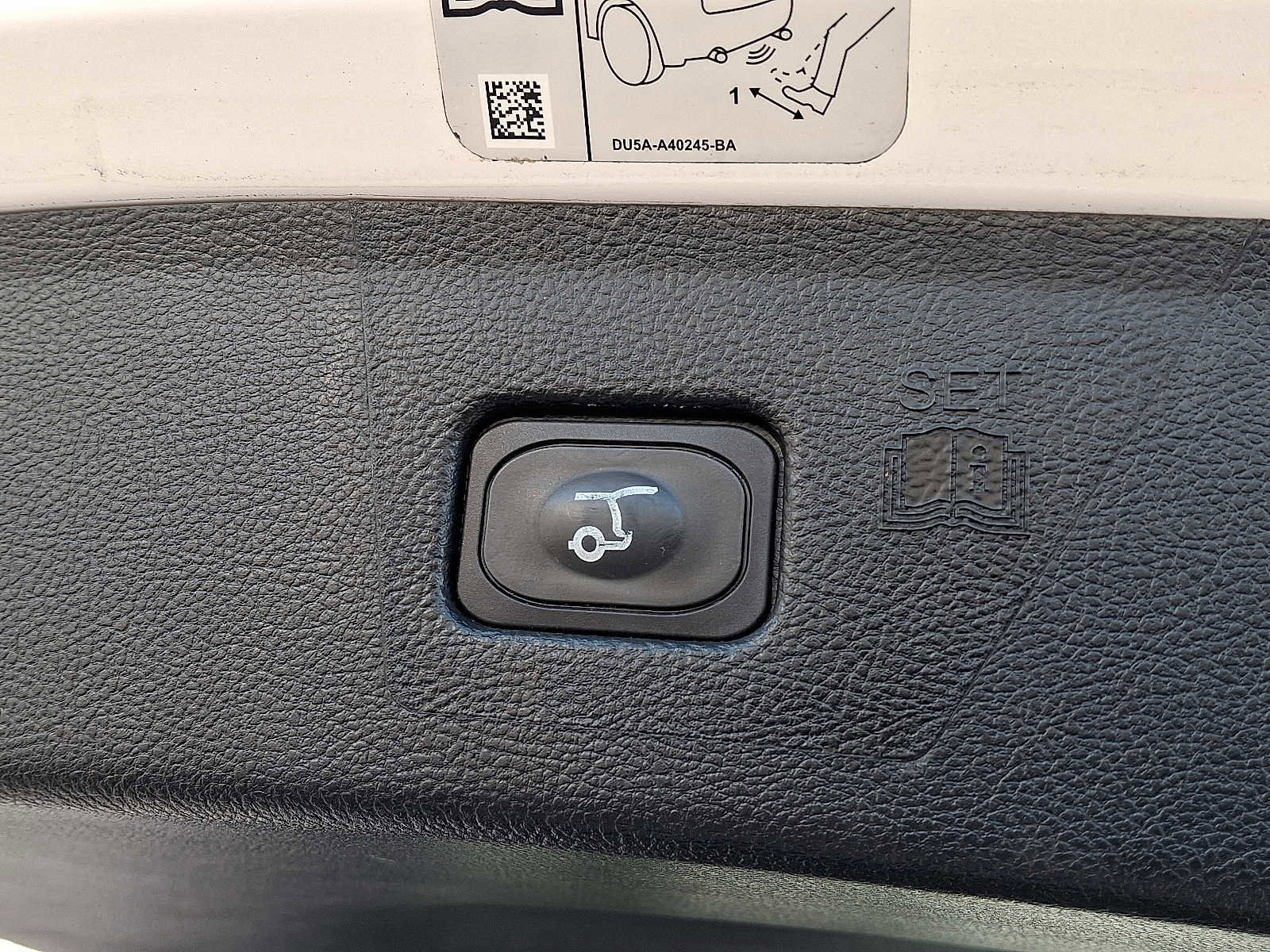 Used 2019 Ford Edge Titanium w/ Equipment Group 301A image 32