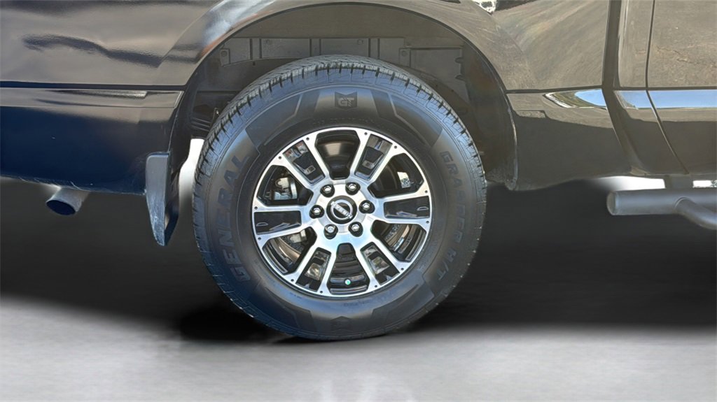 Used 2024 Nissan Titan SV w/ SV Convenience Package image 17