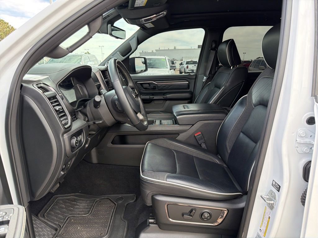 Used 2025 RAM 1500 Limited AWD/4WD image 2