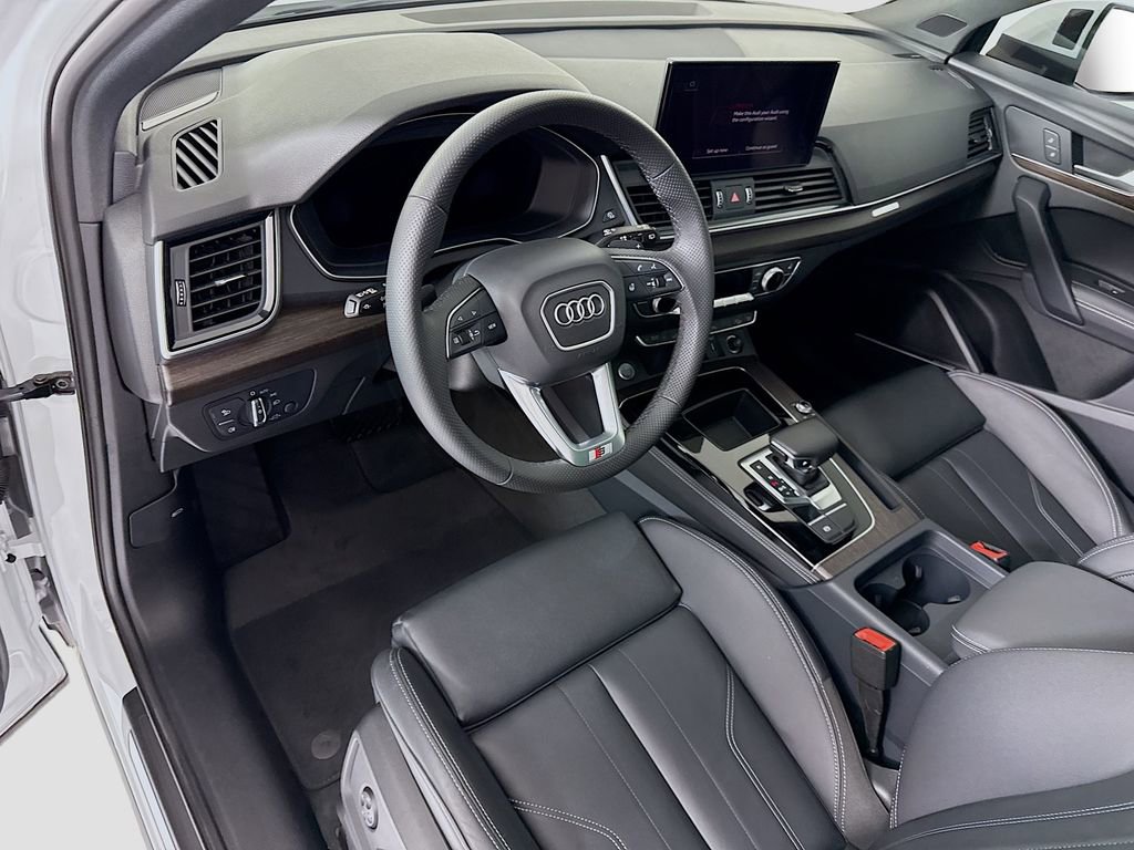 Certified 2025 Audi Q5 e Premium Plus w/ Premium Plus Package AWD/4WD image 9