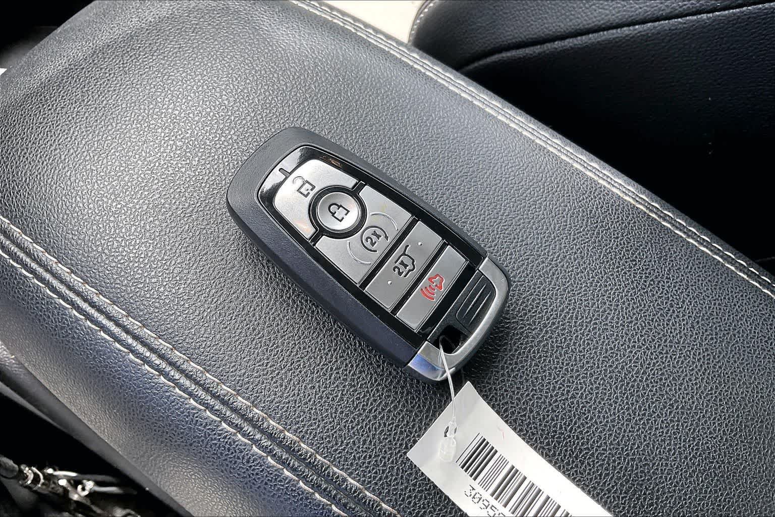 Used 2025 Ford Escape SE w/ PHEV Premium Package FWD image 19