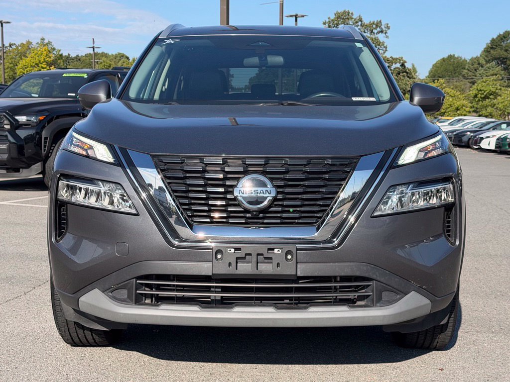 Used 2021 Nissan Rogue SV w/ Premium Package FWD image 2