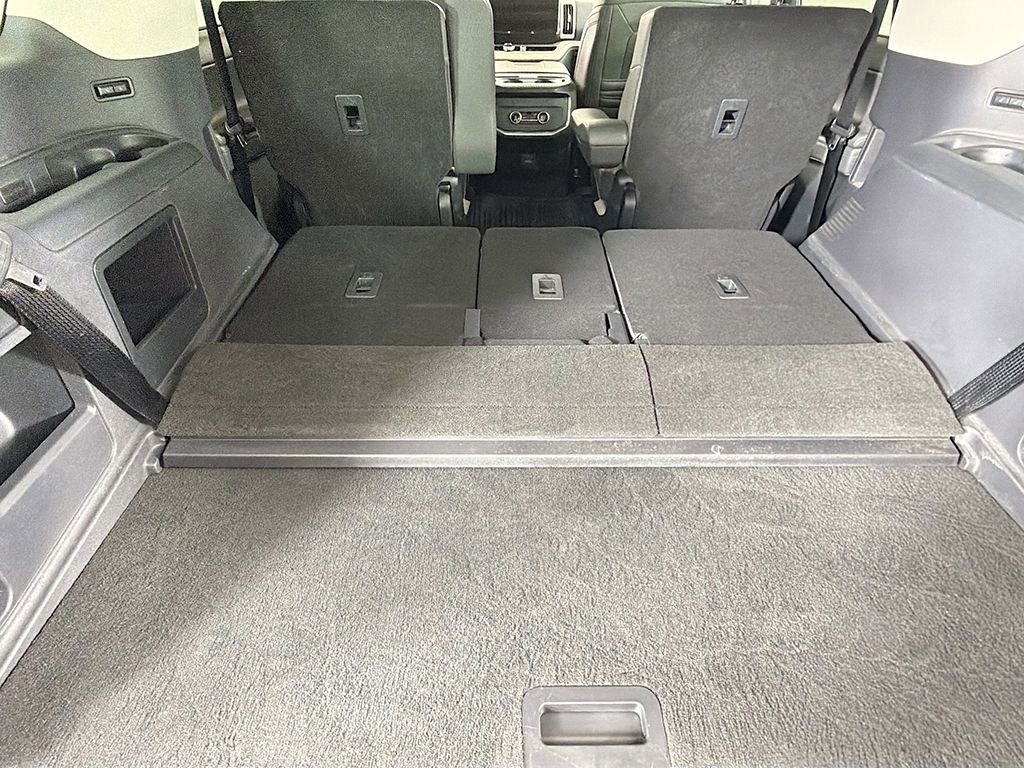 Used 2025 Ford Expedition Active image 18