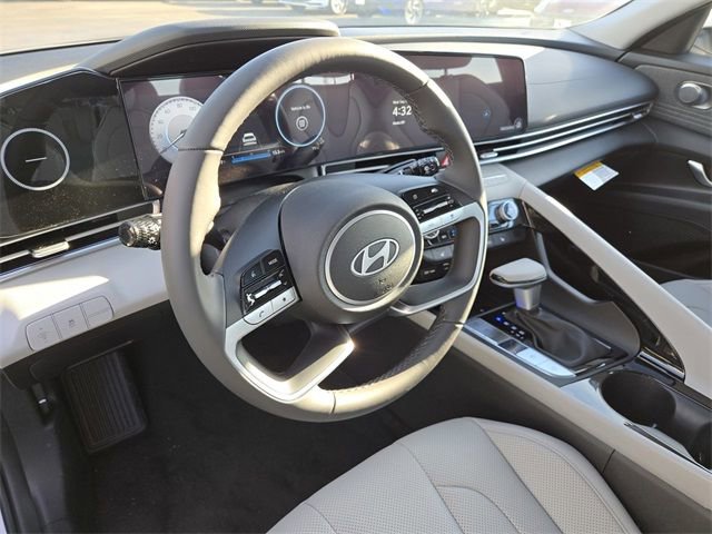New 2025 Hyundai Elantra Limited image 19