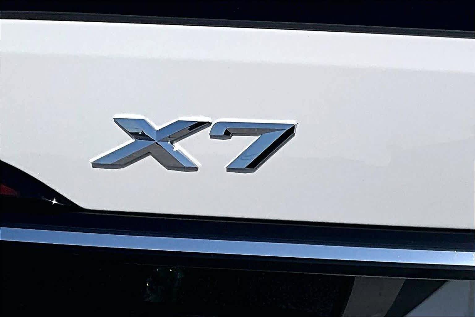 Used 2026 BMW X7 xDrive40i w/ Executive Package AWD/4WD image 9