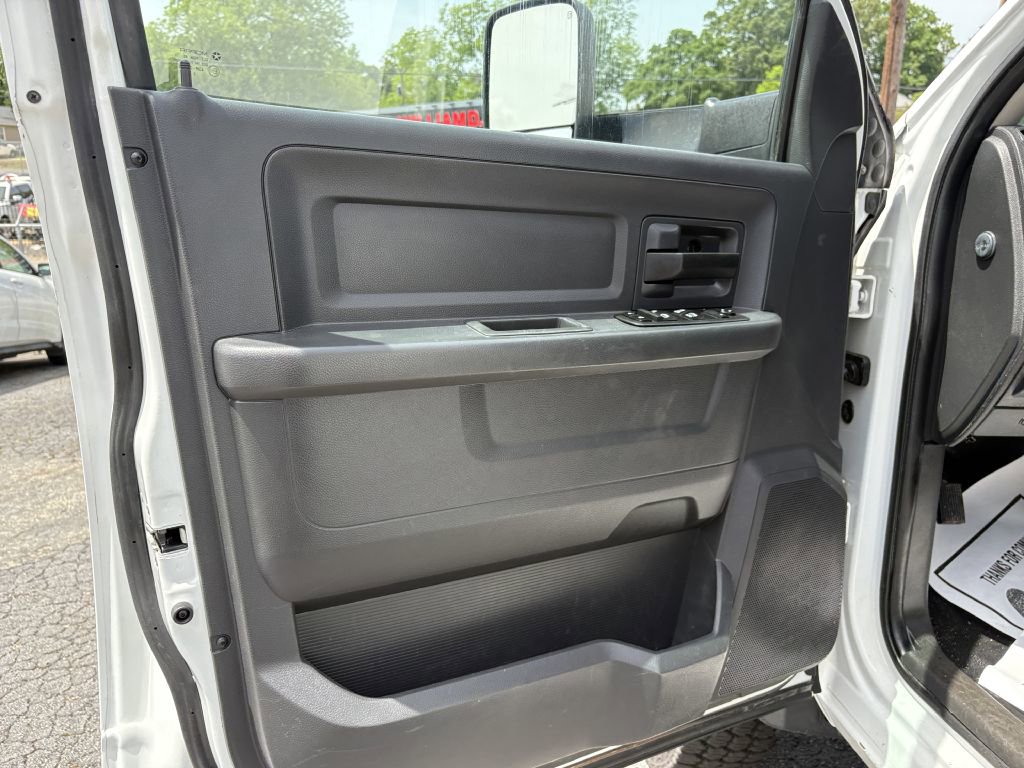 Used 2012 RAM 5500 4x4 Crew Cab w/ Cold Weather Group image 9