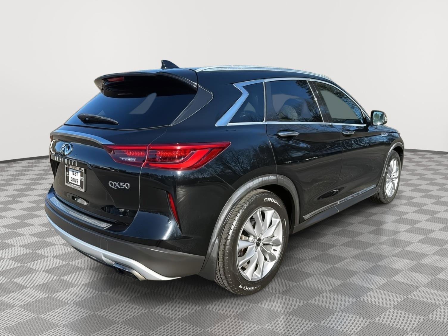 Used 2019 INFINITI QX50 Luxe w/ Navigation Package image 5