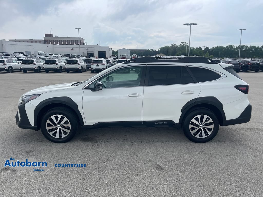Used 2023 Subaru Outback Premium AWD/4WD image 2