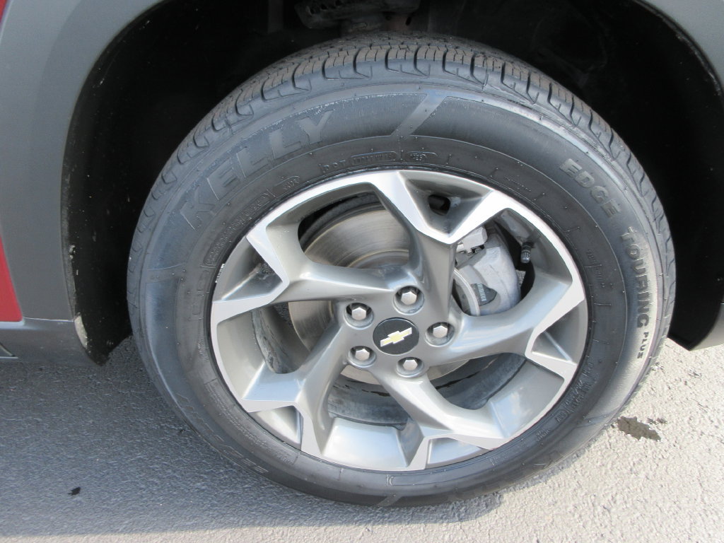 Certified 2024 Chevrolet Trax LT w/ Driver Confidence Package FWD image 9