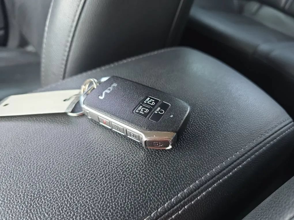 Used 2023 Kia Carnival SX FWD image 33