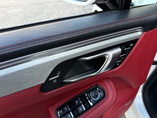 Used 2021 Porsche Macan Turbo image 16