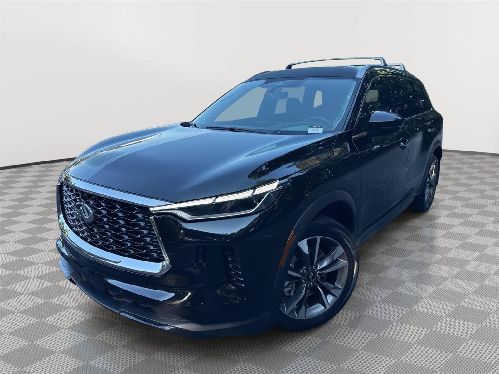 Used 2025 INFINITI QX60 Luxe w/ Cargo Package FWD image 2