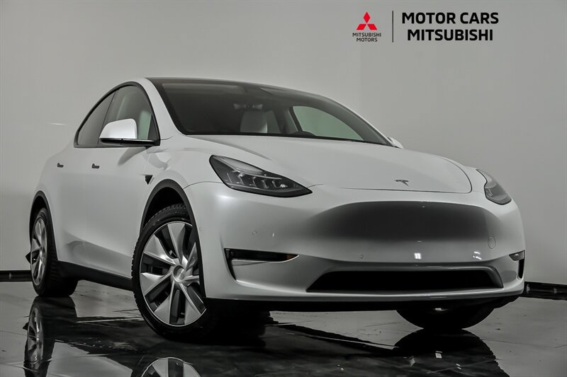 Used 2021 Tesla Model Y Long Range AWD/4WD image 1