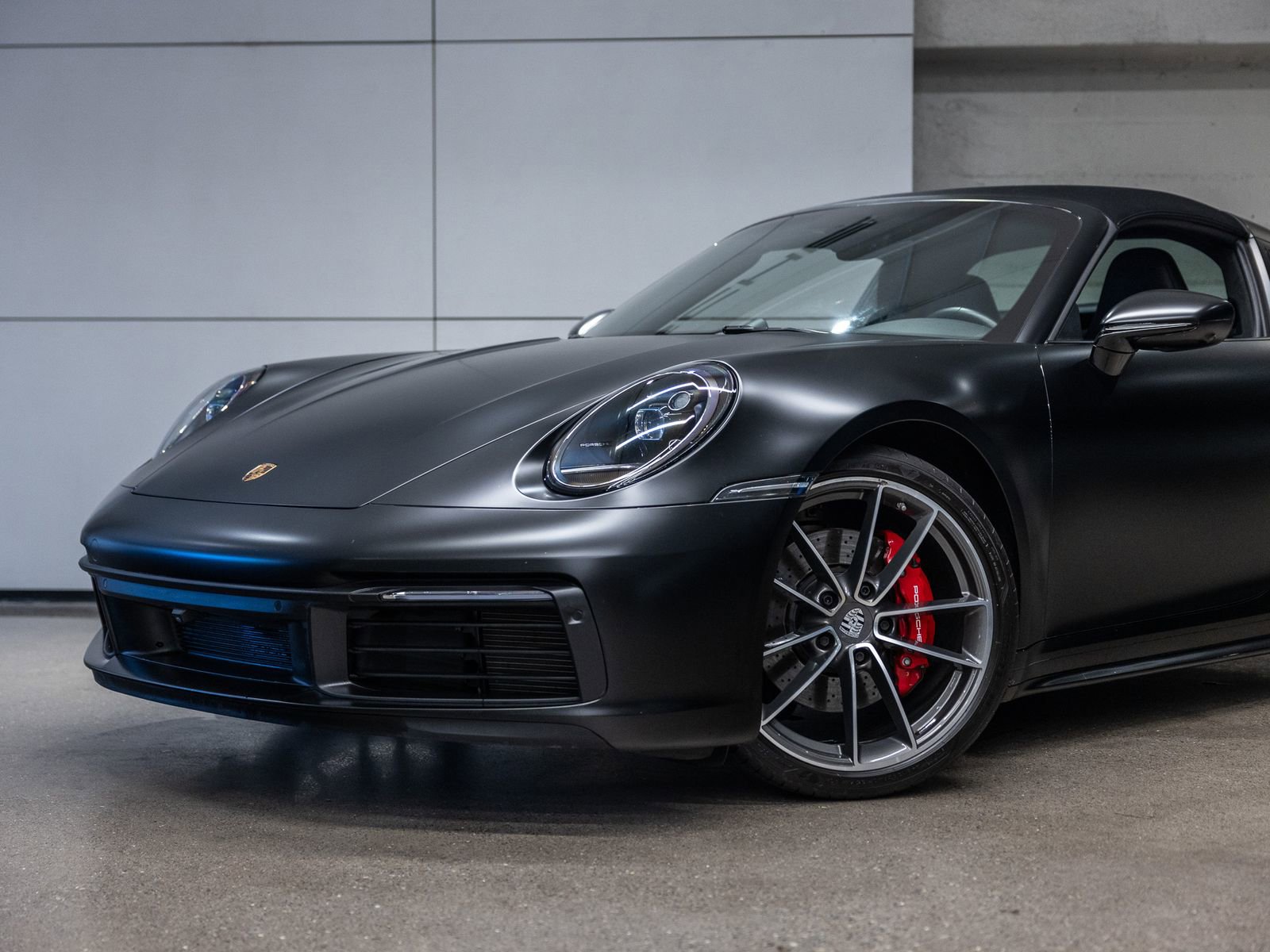 Certified 2024 Porsche 911 Targa 4S w/ Premium Package image 18