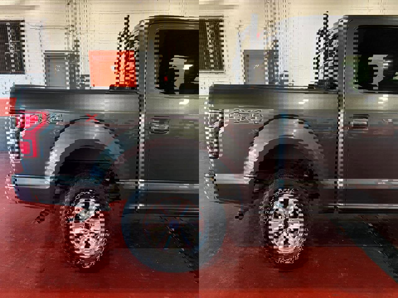 Used 2019 Ford F150 XLT w/ Equipment Group 301A Mid image 6