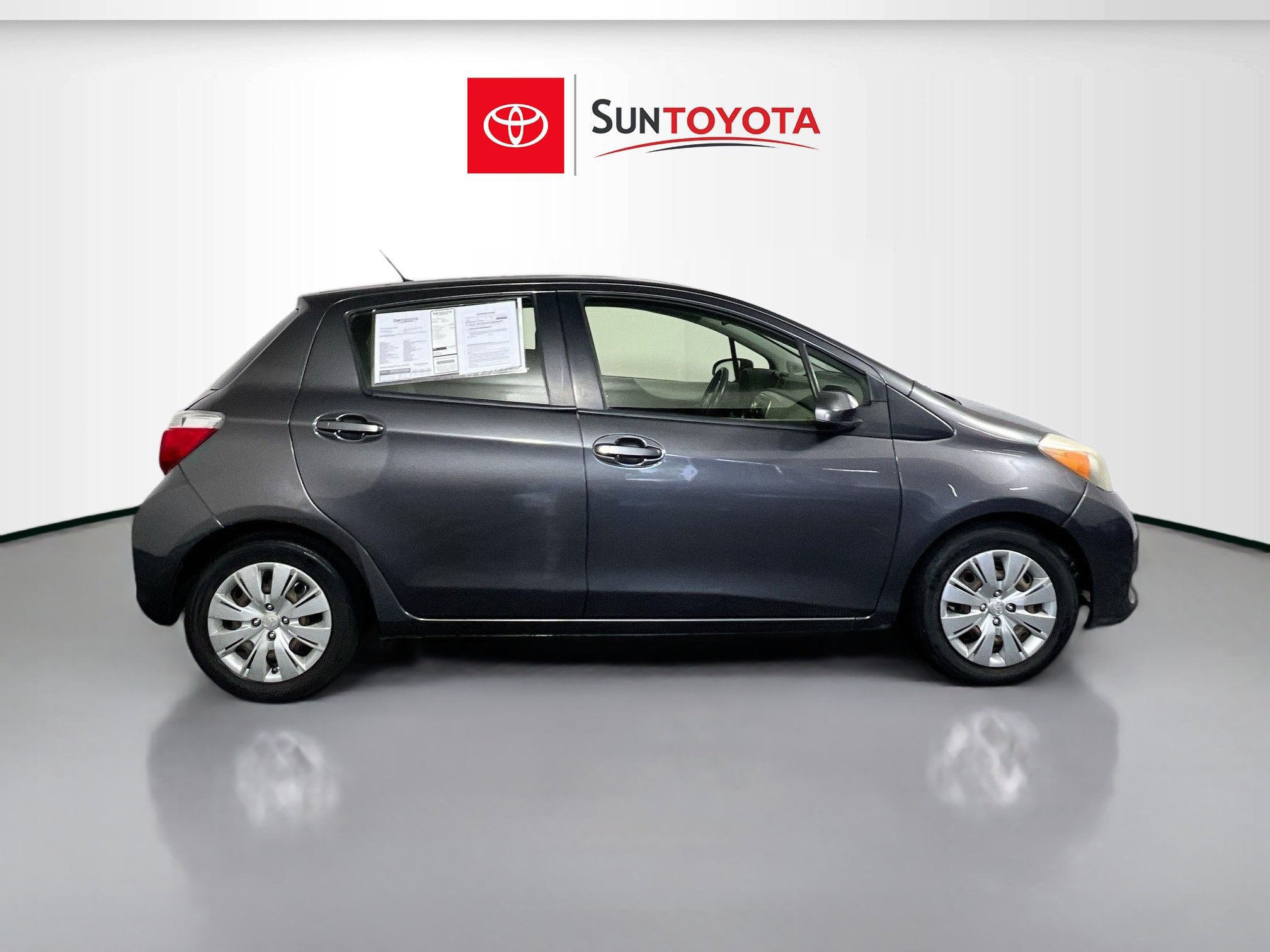 Used 2013 Toyota Yaris LE FWD image 2