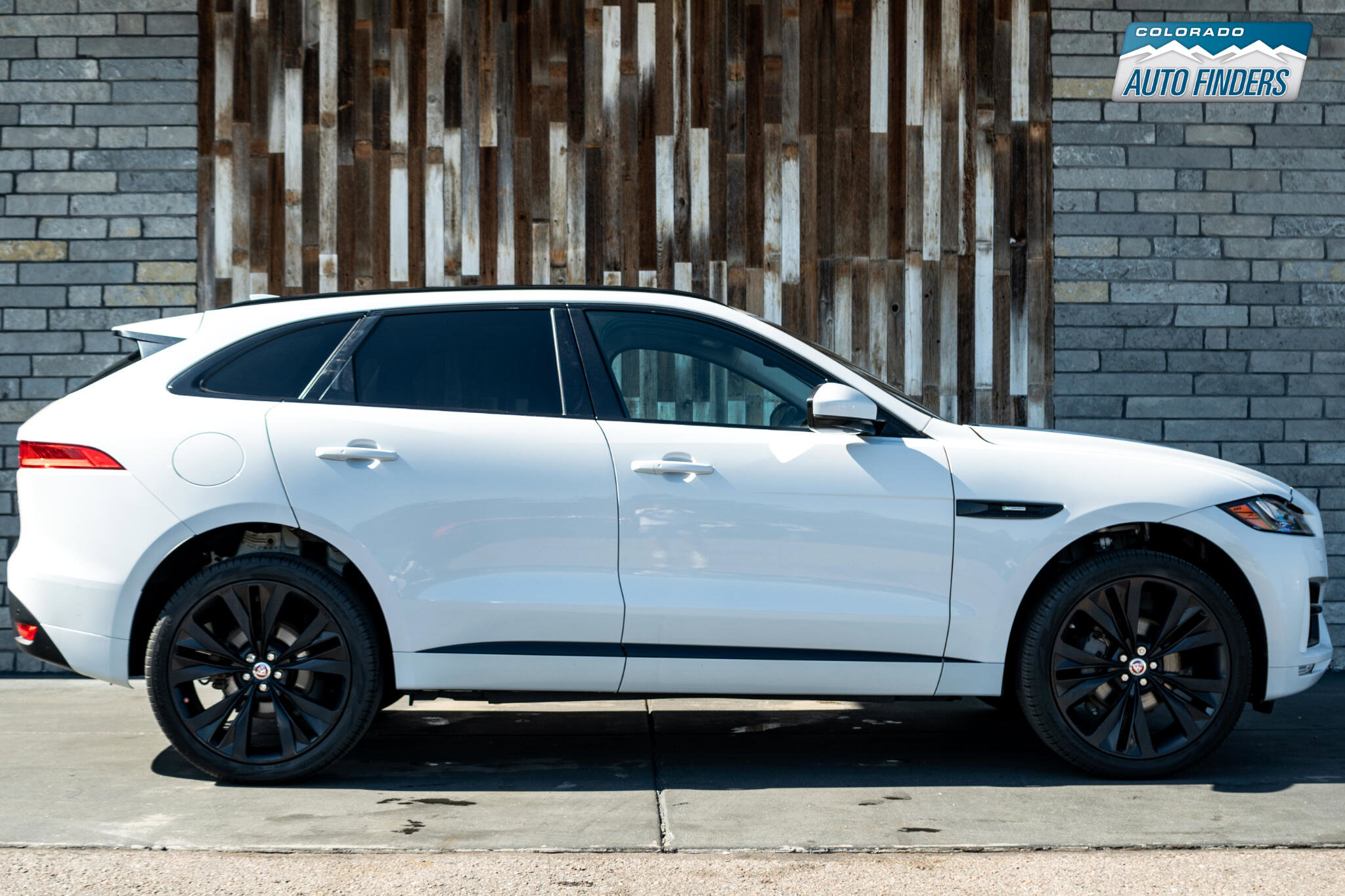 Used 2018 Jaguar F-PACE R-Sport image 7