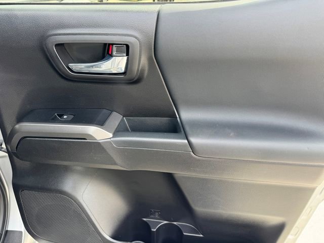 Used 2022 Toyota Tacoma TRD Sport w/ Technology Package RWD image 9