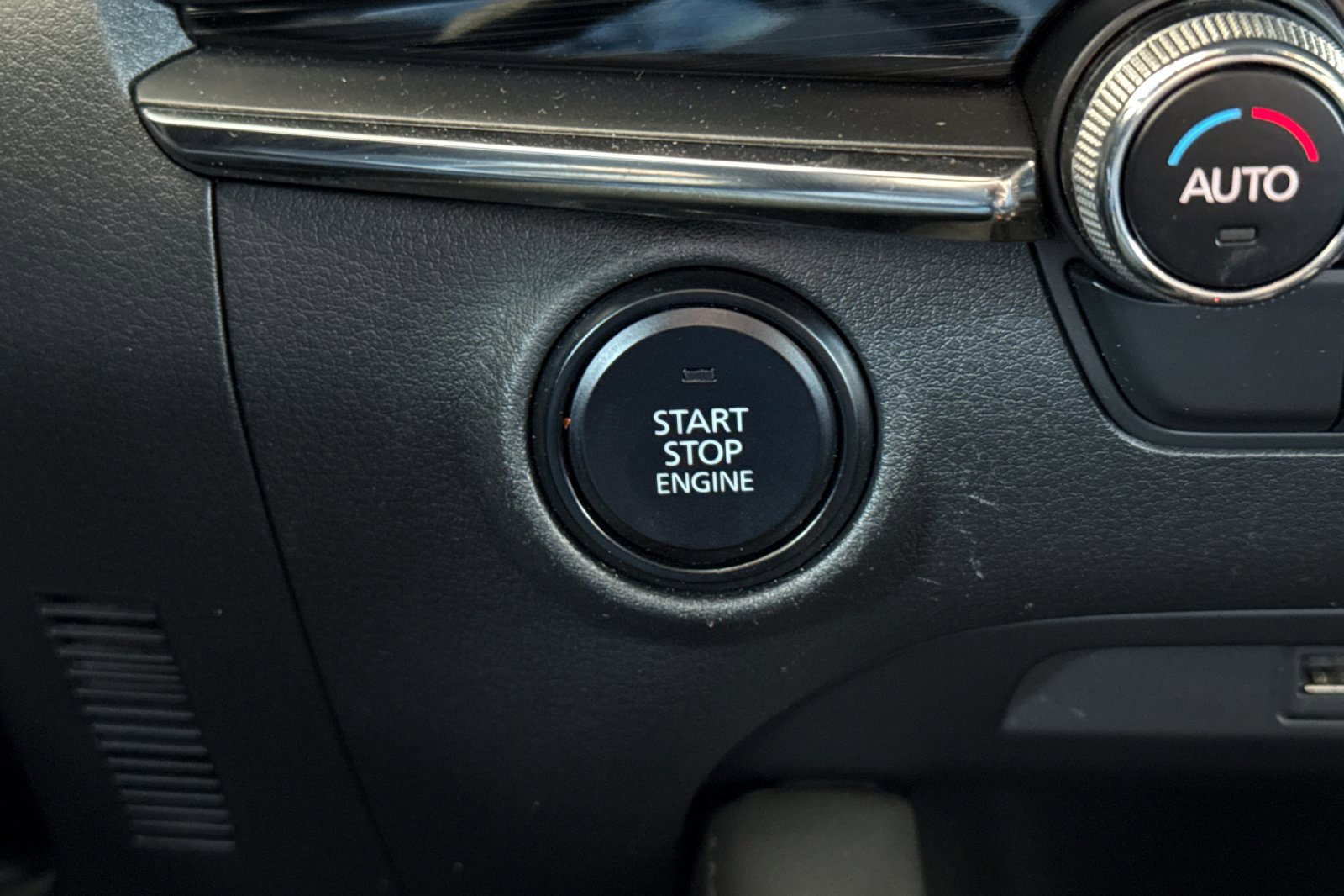 Used 2020 MAZDA MAZDA3 Preferred 4D Hatchback image 26