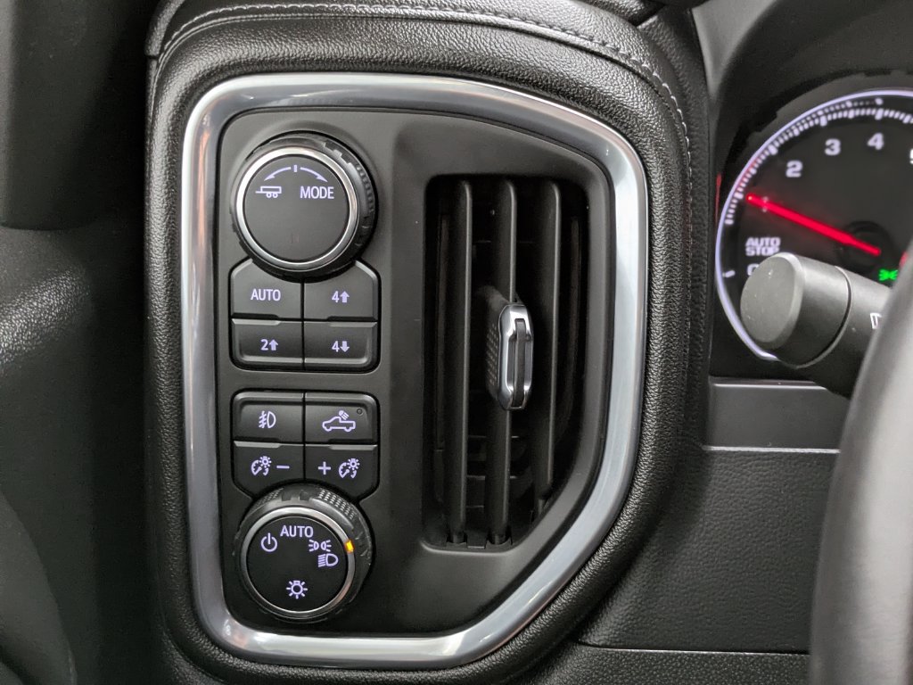 Used 2021 Chevrolet Silverado 1500 RST w/ Z71 Off-Road Package AWD/4WD image 11