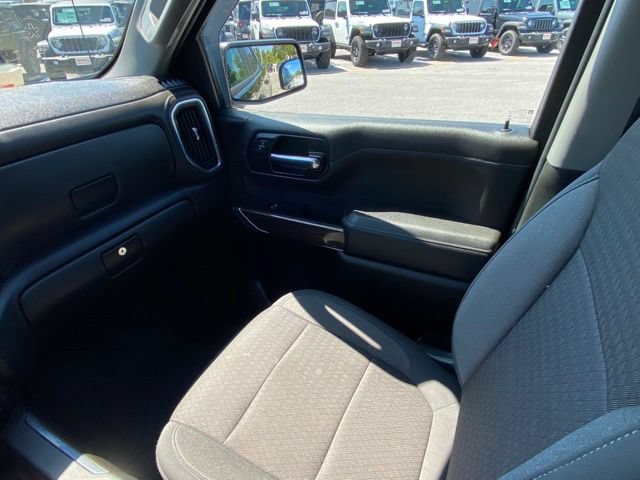 Used 2022 Chevrolet Silverado 1500 LT Trail Boss w/ Bed Protection Package AWD/4WD image 28