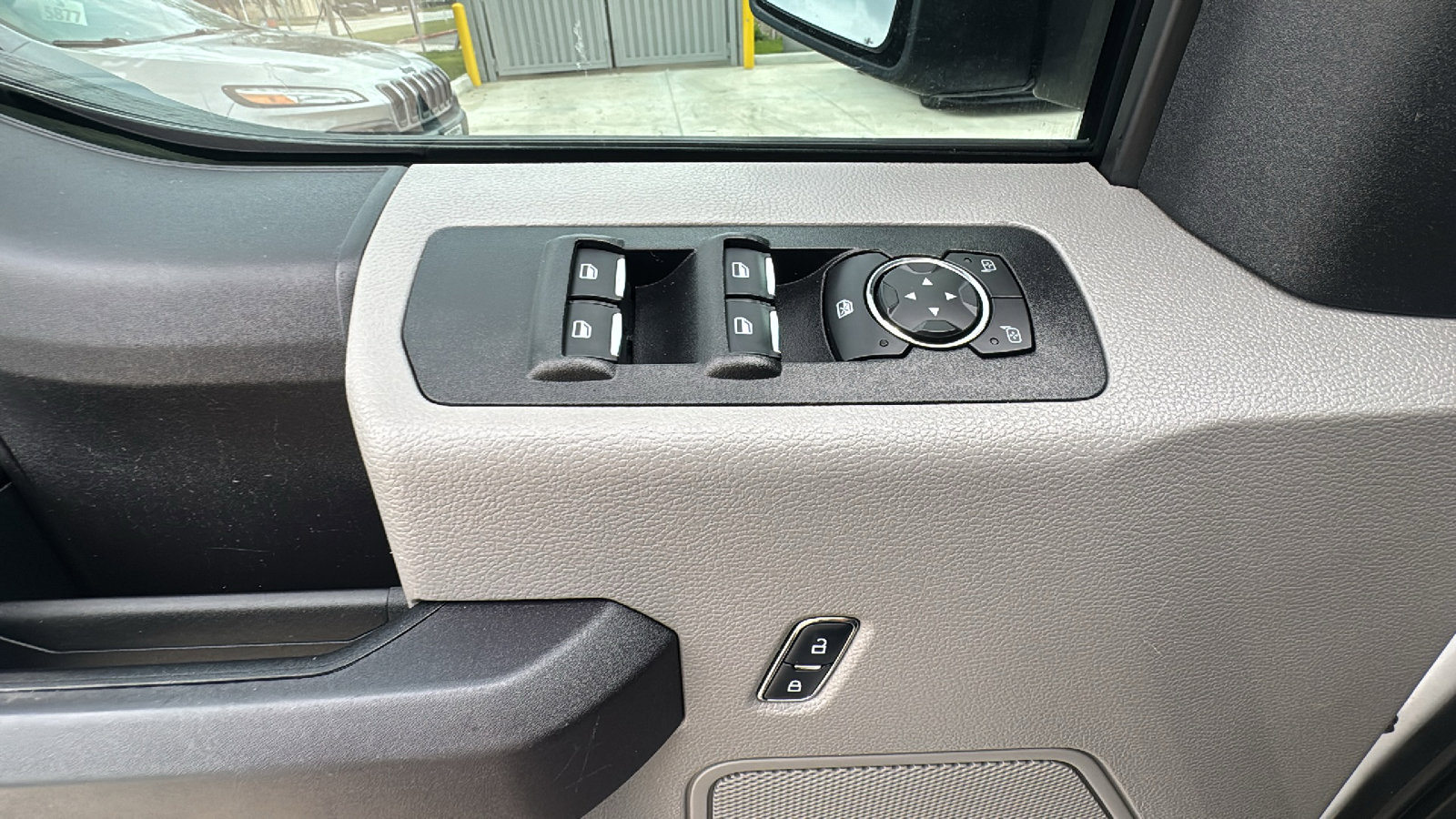 Used 2017 Ford F150 XL w/ Equipment Group 101A Mid AWD/4WD image 12