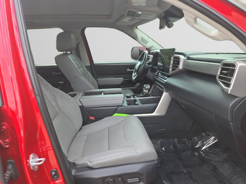 Used 2024 Toyota Tundra Limited AWD/4WD image 17