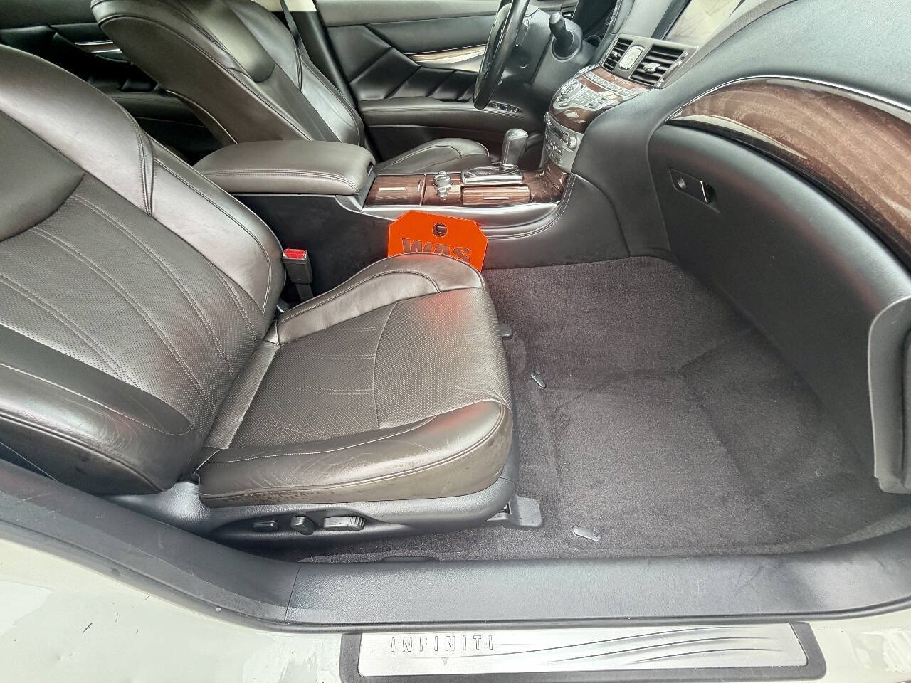 Used 2017 INFINITI Q70 L 3.7 w/ Deluxe Touring Package AWD/4WD image 27