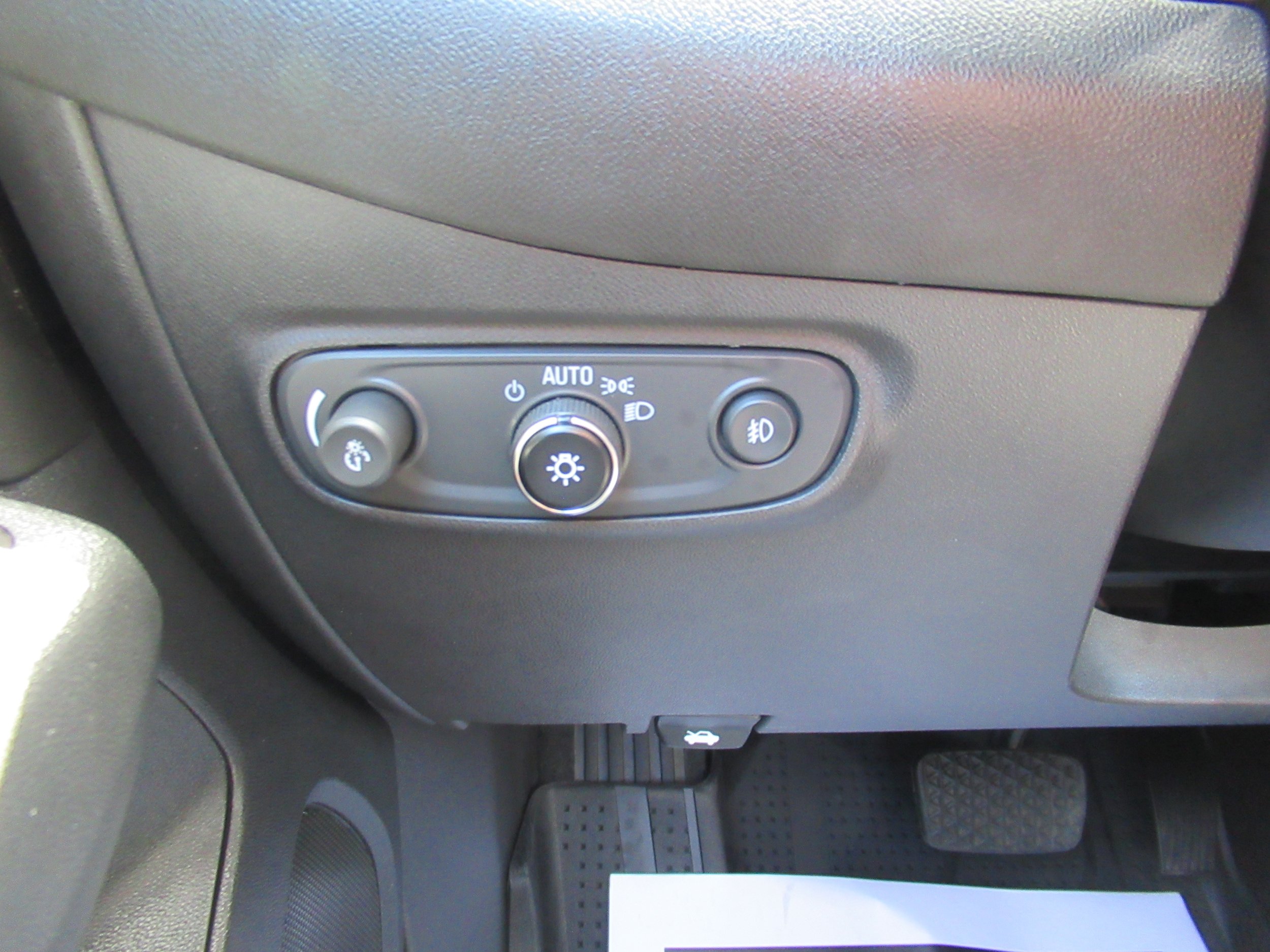 Used 2022 Chevrolet Equinox Premier AWD/4WD image 12