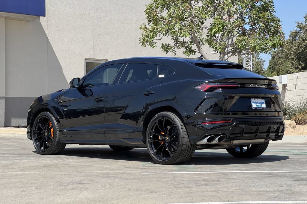 Used 2020 Lamborghini Urus AWD/4WD image 3