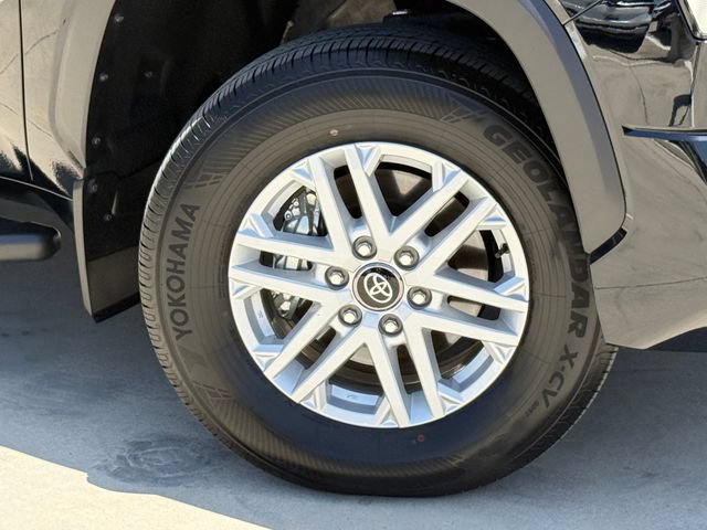 Used 2026 Toyota Tundra SR5 w/ SR5 Convenience Package AWD/4WD image 2