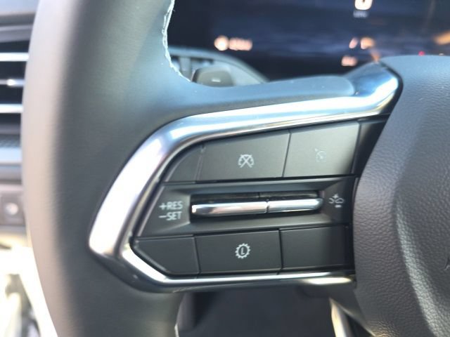 New 2027 Chevrolet Traverse LT w/ Driver Confidence Package FWD image 19