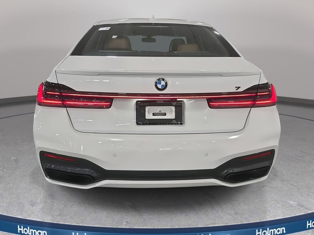 Used 2021 BMW 740i w/ M Sport Package RWD image 7