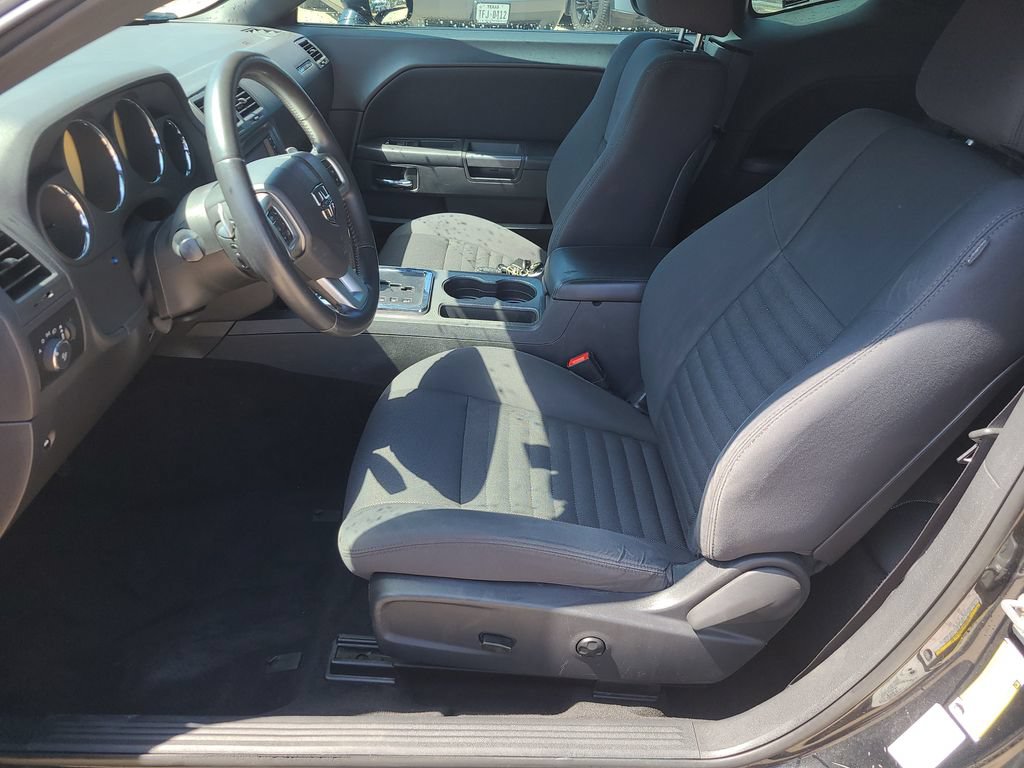Used 2014 Dodge Challenger R/T RWD image 7