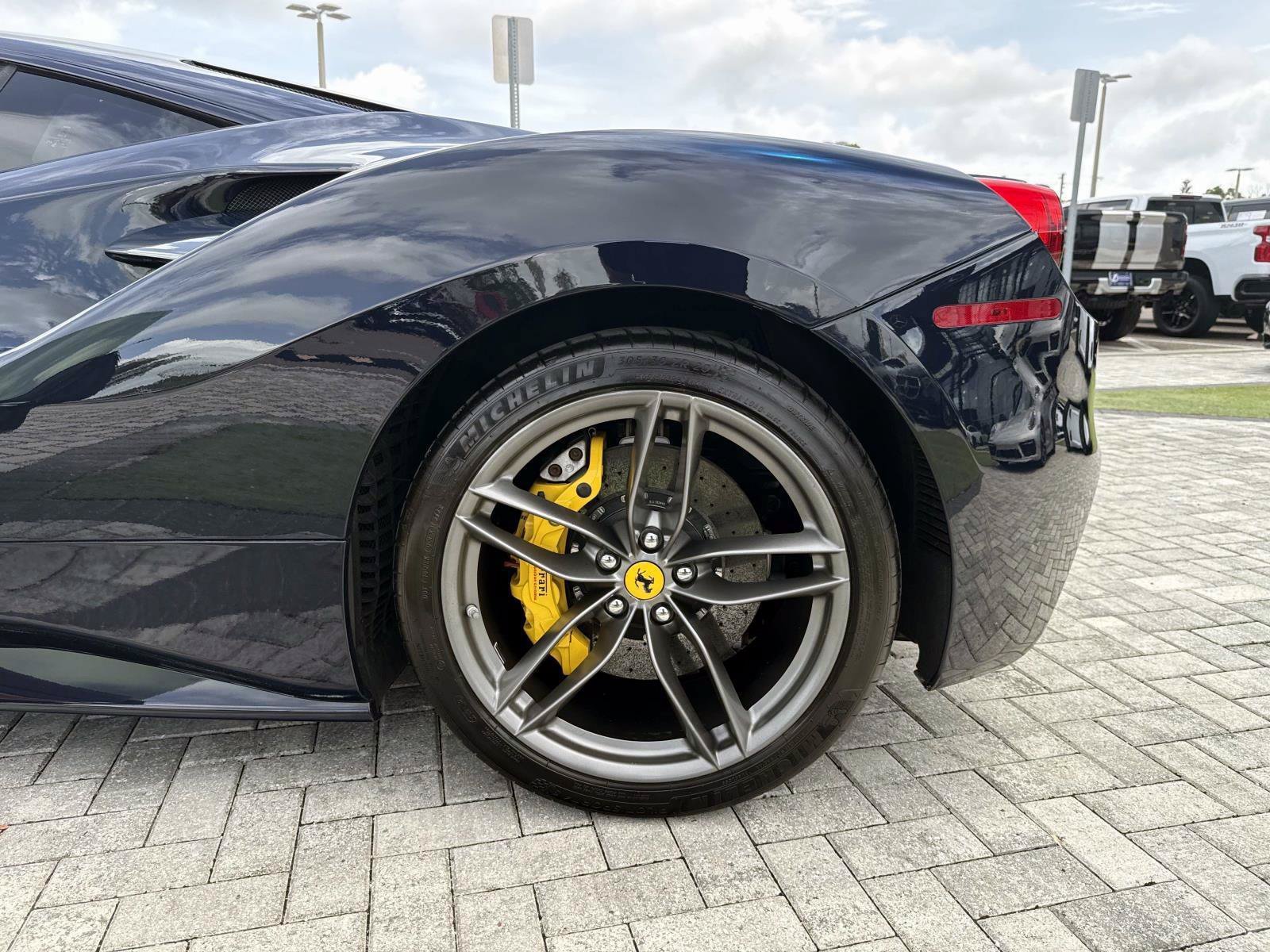 Used 2017 Ferrari 488 GTB RWD image 12