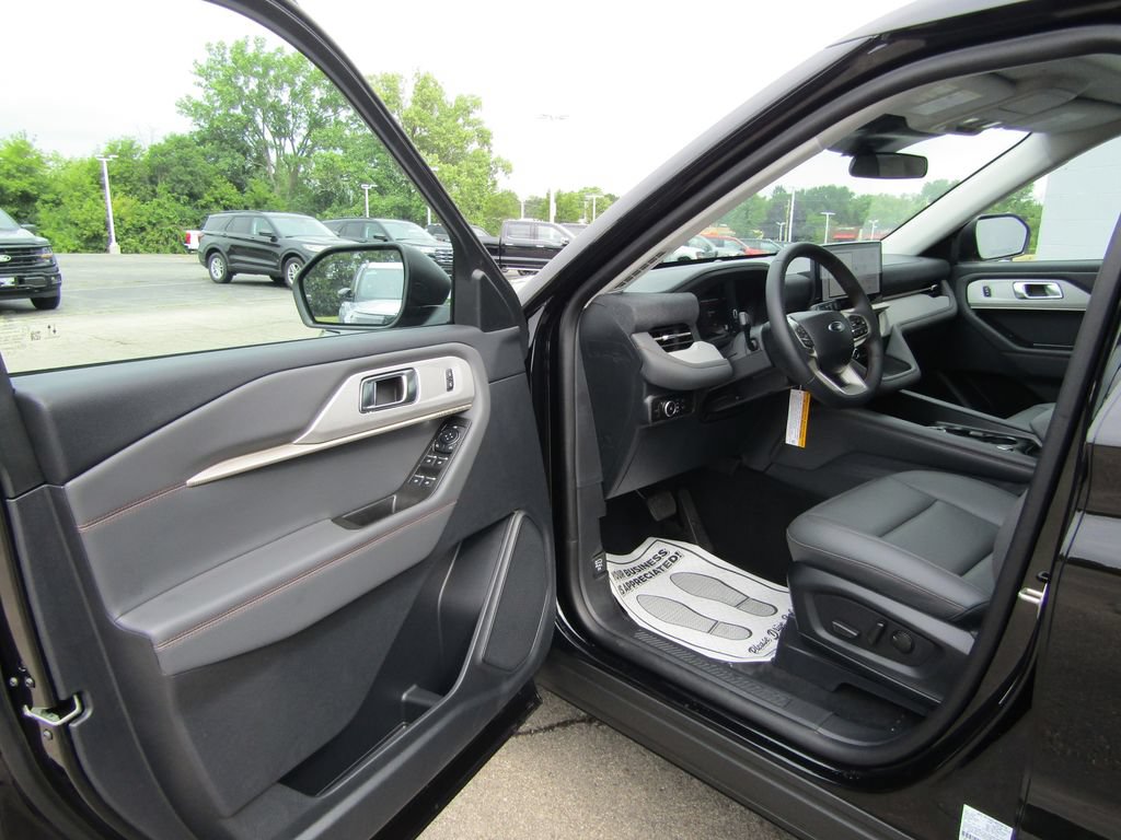 New 2026 Ford Explorer Active w/ Active Comfort Package AWD/4WD image 9