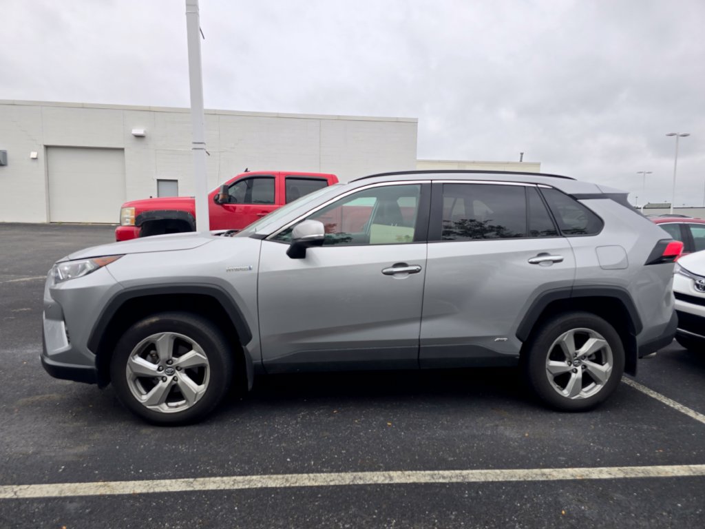 Used 2019 Toyota RAV4 Limited w/ Carpet Mat Package AWD/4WD image 5