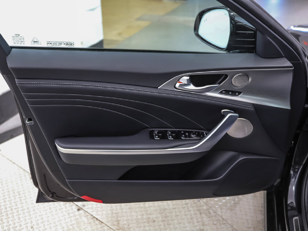 Used 2022 Kia Stinger GT2 AWD/4WD image 9
